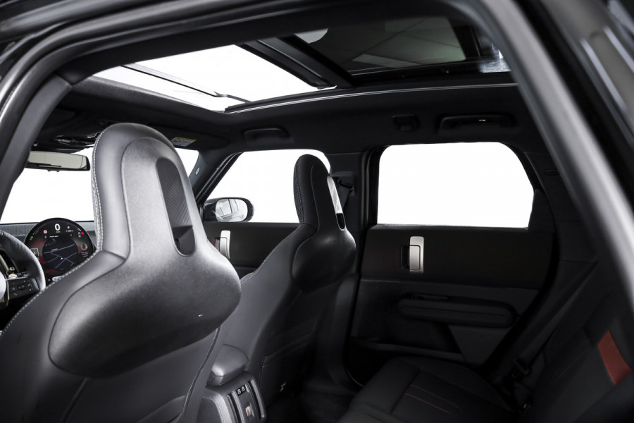 MINI Countryman 1.5 C 170 PK John Cooper Works Pakket XL | S/K-Panodak | Dig. Cockpit | Adapt. Cruise | Elek. Stoel | Stoel-+Stuurverw. | Harman/Kardon |  PDC | 360 Camera | NAV + App. Connect | ECC | Elek. Klep. | Elek. Trekhaak | LM 20" | 7885