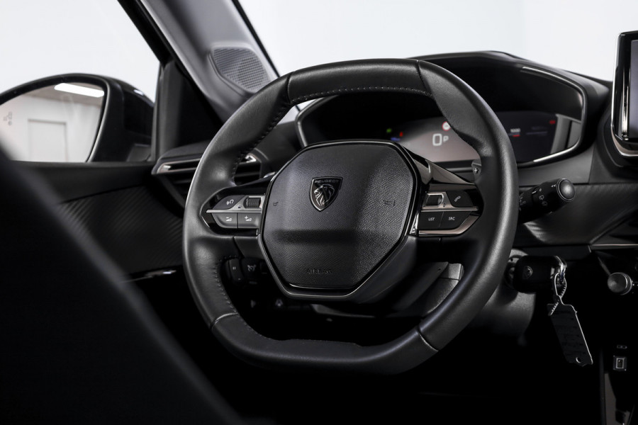 Peugeot 208 1.2 Hybrid 110 e-DCS6 Allure | Dig. Cockpit | Adapt. Cruise | PDC | Camera V+A | NAV+App. Connect | ECC | LM 16" | 5798