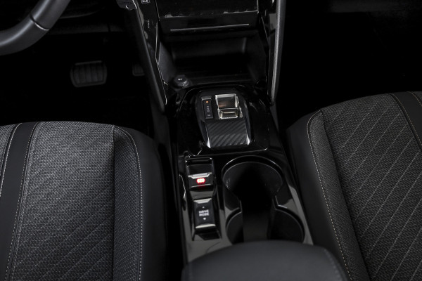 Peugeot 208 1.2 Hybrid 110 e-DCS6 Allure | Dig. Cockpit | Adapt. Cruise | PDC | Camera V+A | NAV+App. Connect | ECC | LM 16" | 5798