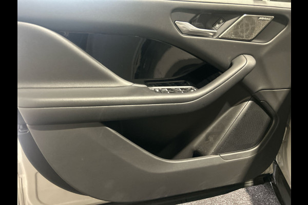 Jaguar I-PACE EV320 S Business Pack 90 kWh Elektrisch bediende achterklep | Meridian Sound System | Topkleur! | Jaguar I-PACE EV320 S Business Pack 90 kWh Elektrisch bediende achterklep | Meridian Sound System | Topkleur! |