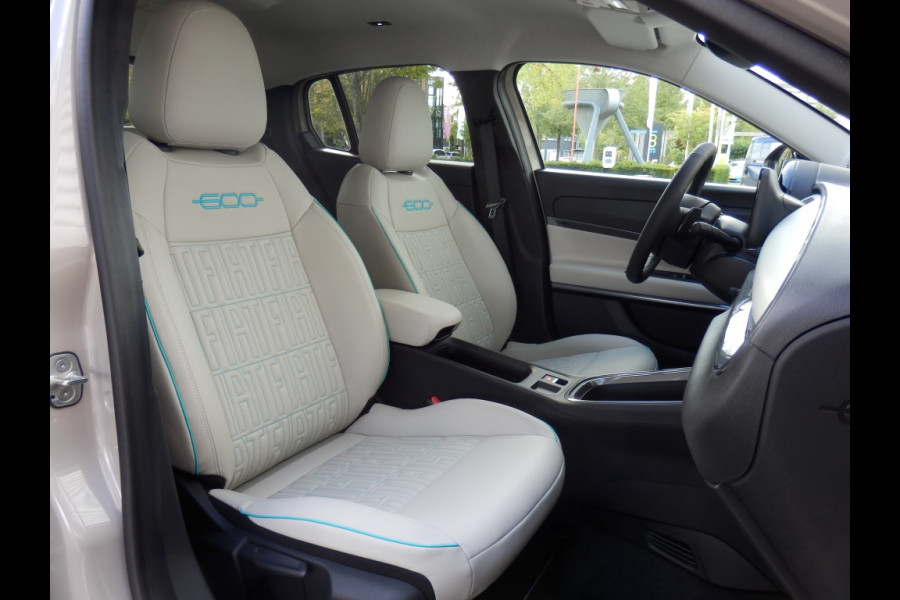 Fiat 600 1.2 136 pk. Hybrid La Prima I Automaat I