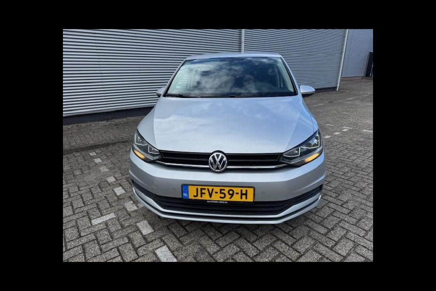 Volkswagen Touran 1.2 TSI 7persoons,clima,wegklapbare trekhaak,stoelverwarming,parkeersensoren