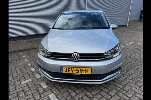 Volkswagen Touran 1.2 TSI 7persoons,clima,wegklapbare trekhaak,stoelverwarming,parkeersensoren