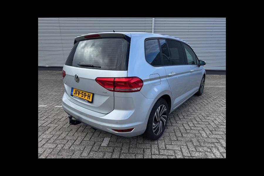Volkswagen Touran 1.2 TSI 7persoons,clima,wegklapbare trekhaak,stoelverwarming,parkeersensoren
