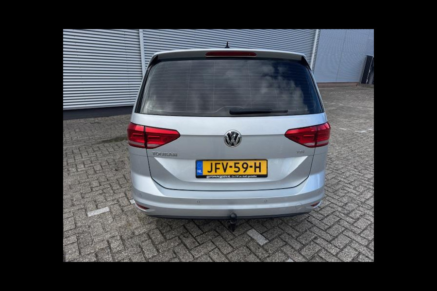 Volkswagen Touran 1.2 TSI 7persoons,clima,wegklapbare trekhaak,stoelverwarming,parkeersensoren