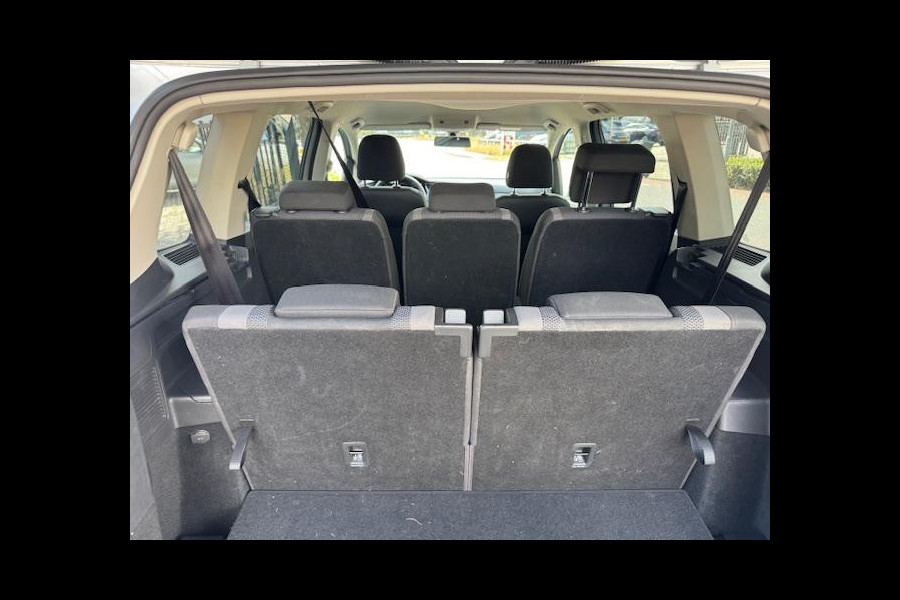 Volkswagen Touran 1.2 TSI 7persoons,clima,wegklapbare trekhaak,stoelverwarming,parkeersensoren