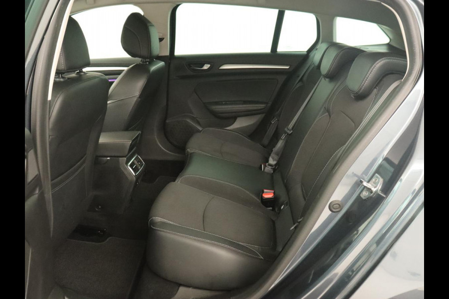 Renault Mégane 1.6 E-Tech Plug-In Hybrid 160 Intens | Half leder | Carplay | Full LED | Keyless | Navigatie | Parkeerhulp | Cruise control | Sfeerverlichting | Climate control