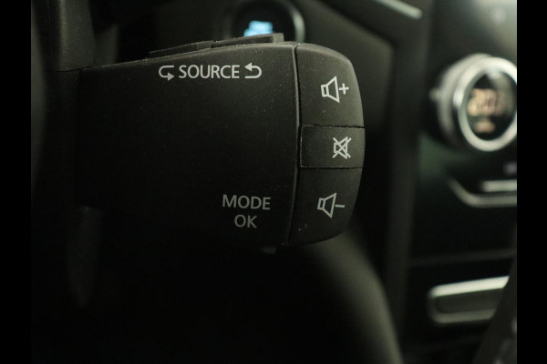 Renault Mégane 1.6 E-Tech Plug-In Hybrid 160 Intens | Half leder | Carplay | Full LED | Keyless | Navigatie | Parkeerhulp | Cruise control | Sfeerverlichting | Climate control