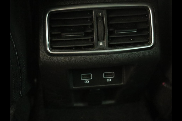 Renault Mégane 1.6 E-Tech Plug-In Hybrid 160 Intens | Half leder | Carplay | Full LED | Keyless | Navigatie | Parkeerhulp | Cruise control | Sfeerverlichting | Climate control