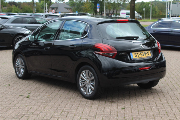 Peugeot 208 1.2 PureTech Allure / Panoramadak / Navigatie / Parkeerhulp achter / 16'' / Apple CarPlay / DAB / Cruise Control Peugeot 208 1.2 PureTech Allure / Panoramadak / Navigatie / Parkeerhulp achter / 16'' / Apple CarPlay / DAB / Cruise Control