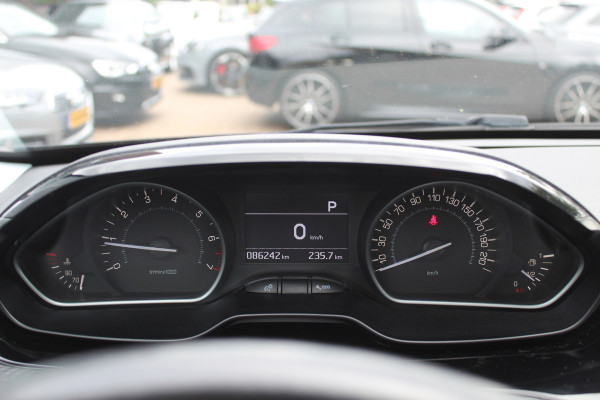 Peugeot 208 1.2 PureTech Allure / Panoramadak / Navigatie / Parkeerhulp achter / 16'' / Apple CarPlay / DAB / Cruise Control Peugeot 208 1.2 PureTech Allure / Panoramadak / Navigatie / Parkeerhulp achter / 16'' / Apple CarPlay / DAB / Cruise Control