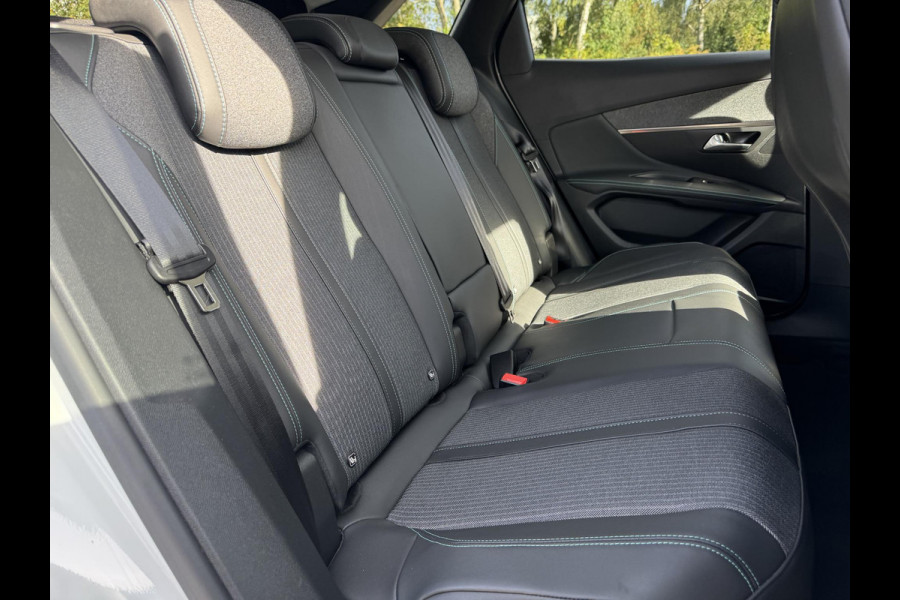 Peugeot 3008 1.6 HYbrid 225 Allure Pack Business 200pk PHEV | Elektrische Achterklep | Stoelverwarming | Dodehoeksensoren