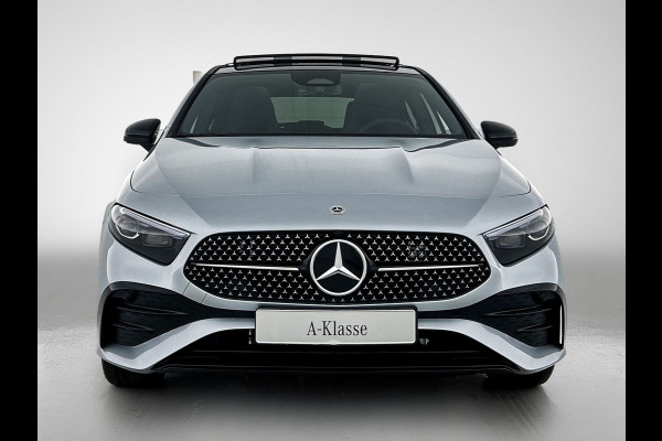Mercedes-Benz A-Klasse 250 e Business Solution AMG | Nightpakket | Parkeerpakket met achteruitrijcamera | KEYLESS GO | Spiegelpakket | EASY PACK achterklep | Extra USB-poorten | Sfeerverlichting | MULTIBEAM LED |