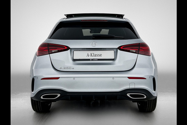 Mercedes-Benz A-Klasse 250 e Business Solution AMG | Nightpakket | Parkeerpakket met achteruitrijcamera | KEYLESS GO | Spiegelpakket | EASY PACK achterklep | Extra USB-poorten | Sfeerverlichting | MULTIBEAM LED |