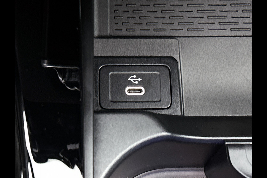 Mercedes-Benz A-Klasse 250 e Business Solution AMG | Nightpakket | Parkeerpakket met achteruitrijcamera | KEYLESS GO | Spiegelpakket | EASY PACK achterklep | Extra USB-poorten | Sfeerverlichting | MULTIBEAM LED |