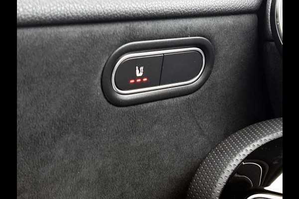 Mercedes-Benz A-Klasse 250 e Business Solution AMG | Nightpakket | Parkeerpakket met achteruitrijcamera | KEYLESS GO | Spiegelpakket | EASY PACK achterklep | Extra USB-poorten | Sfeerverlichting | MULTIBEAM LED |