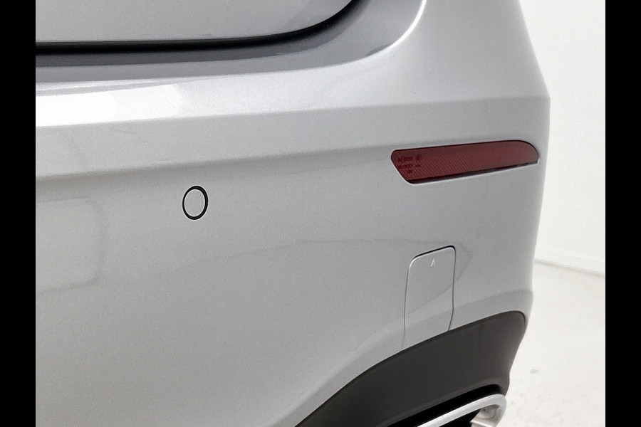 Mercedes-Benz A-Klasse 250 e Business Solution AMG | Nightpakket | Parkeerpakket met achteruitrijcamera | KEYLESS GO | Spiegelpakket | EASY PACK achterklep | Extra USB-poorten | Sfeerverlichting | MULTIBEAM LED |