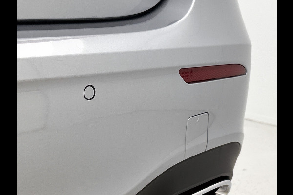 Mercedes-Benz A-Klasse 250 e Business Solution AMG | Nightpakket | Parkeerpakket met achteruitrijcamera | KEYLESS GO | Spiegelpakket | EASY PACK achterklep | Extra USB-poorten | Sfeerverlichting | MULTIBEAM LED |