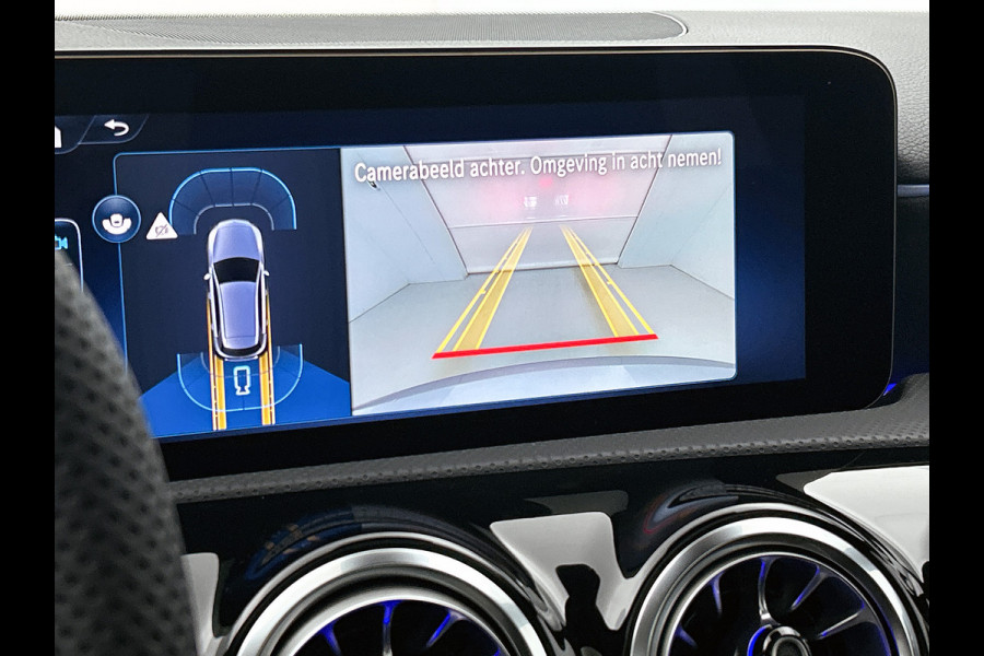 Mercedes-Benz A-Klasse 250 e Business Solution AMG | Nightpakket | Parkeerpakket met achteruitrijcamera | KEYLESS GO | Spiegelpakket | EASY PACK achterklep | Extra USB-poorten | Sfeerverlichting | MULTIBEAM LED |