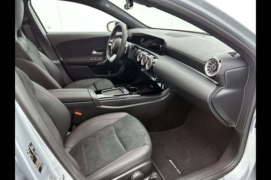 Mercedes-Benz A-Klasse 250 e Business Solution AMG | Nightpakket | Parkeerpakket met achteruitrijcamera | KEYLESS GO | Spiegelpakket | EASY PACK achterklep | Extra USB-poorten | Sfeerverlichting | MULTIBEAM LED |