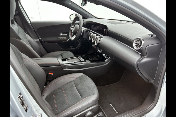 Mercedes-Benz A-Klasse 250 e Business Solution AMG | Nightpakket | Parkeerpakket met achteruitrijcamera | KEYLESS GO | Spiegelpakket | EASY PACK achterklep | Extra USB-poorten | Sfeerverlichting | MULTIBEAM LED |