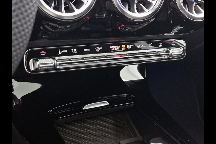 Mercedes-Benz A-Klasse 250 e Business Solution AMG | Nightpakket | Parkeerpakket met achteruitrijcamera | KEYLESS GO | Spiegelpakket | EASY PACK achterklep | Extra USB-poorten | Sfeerverlichting | MULTIBEAM LED |