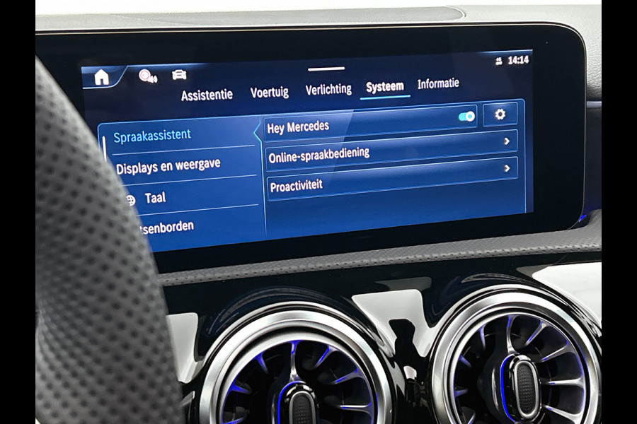 Mercedes-Benz A-Klasse 250 e Business Solution AMG | Nightpakket | Parkeerpakket met achteruitrijcamera | KEYLESS GO | Spiegelpakket | EASY PACK achterklep | Extra USB-poorten | Sfeerverlichting | MULTIBEAM LED |