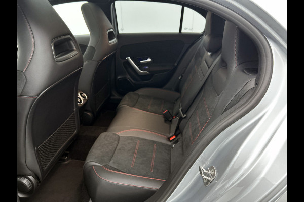 Mercedes-Benz A-Klasse 250 e Business Solution AMG | Nightpakket | Parkeerpakket met achteruitrijcamera | KEYLESS GO | Spiegelpakket | EASY PACK achterklep | Extra USB-poorten | Sfeerverlichting | MULTIBEAM LED |