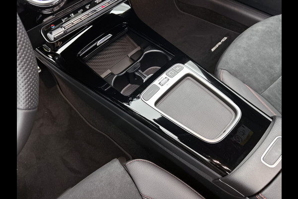 Mercedes-Benz A-Klasse 250 e Business Solution AMG | Nightpakket | Parkeerpakket met achteruitrijcamera | KEYLESS GO | Spiegelpakket | EASY PACK achterklep | Extra USB-poorten | Sfeerverlichting | MULTIBEAM LED |