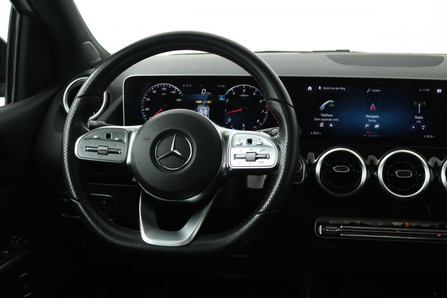 Mercedes-Benz B-Klasse 180 Business Solution AMG (PANORAMADAK, STOELVERWARMING, ACHTERUITRIJCAMERA, NAVIGATIE, PARKEERSENSOREN)