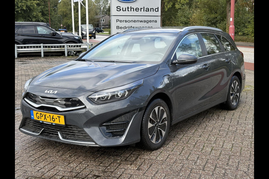 Kia Ceed Sportswagon 1.6 GDI PHEV DynamicLine 140pk Automaat | Stoelverwarming | Camera | Navigatie | Climate control Kia Ceed Sportswagon 1.6 GDI PHEV DynamicLine 140pk Automaat | Stoelverwarming | Camera | Navigatie | Climate control