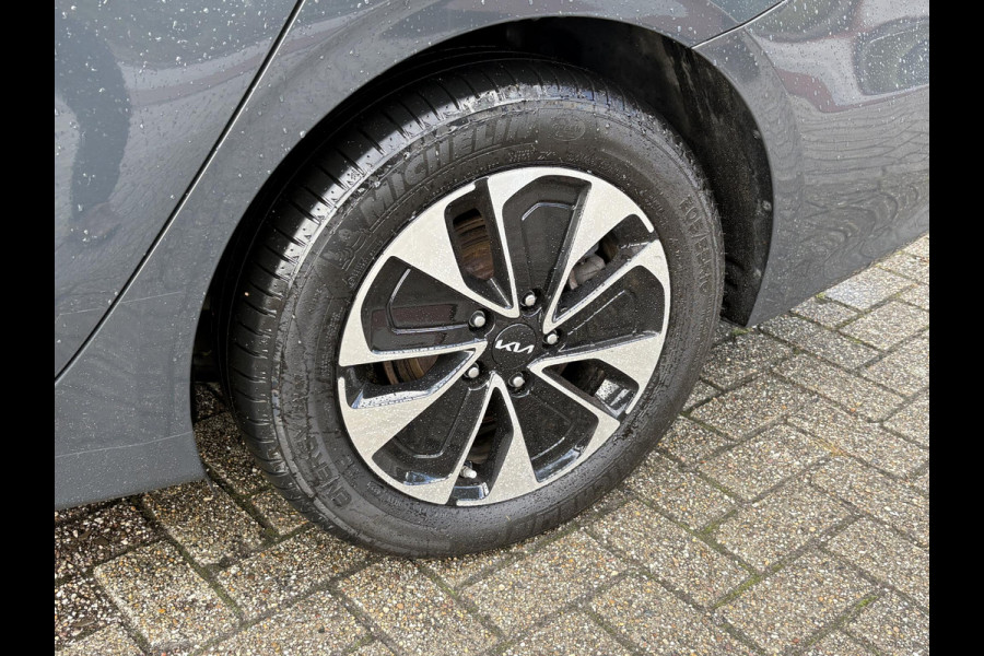 Kia Ceed Sportswagon 1.6 GDI PHEV DynamicLine 140pk Automaat | Stoelverwarming | Camera | Navigatie | Climate control Kia Ceed Sportswagon 1.6 GDI PHEV DynamicLine 140pk Automaat | Stoelverwarming | Camera | Navigatie | Climate control