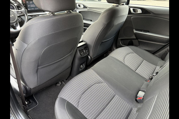 Kia Ceed Sportswagon 1.6 GDI PHEV DynamicLine 140pk Automaat | Stoelverwarming | Camera | Navigatie | Climate control Kia Ceed Sportswagon 1.6 GDI PHEV DynamicLine 140pk Automaat | Stoelverwarming | Camera | Navigatie | Climate control