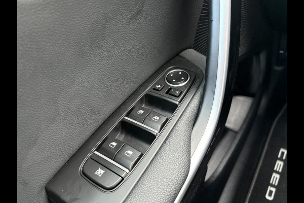 Kia Ceed Sportswagon 1.6 GDI PHEV DynamicLine 140pk Automaat | Stoelverwarming | Camera | Navigatie | Climate control Kia Ceed Sportswagon 1.6 GDI PHEV DynamicLine 140pk Automaat | Stoelverwarming | Camera | Navigatie | Climate control