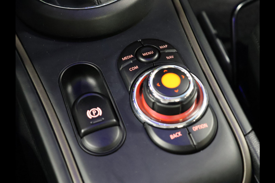 MINI Countryman 2.0 Cooper S Hammersmith [SCHUIFKANTELDAK, APPLE CARPLAY, VOL LEDER, HEAD-UP, STOELVERWARMING, PDC V+A, CRUISE, CLIMATE, NIEUWSTAAT]