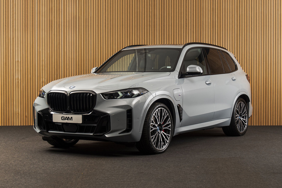BMW X5 xDrive50e M-SPORT PRO I MASSAGE I TOWB I 22" I CARBON I PANO BMW X5 xDrive50e M-SPORT PRO I MASSAGE I TOWB I 22" I CARBON I PANO