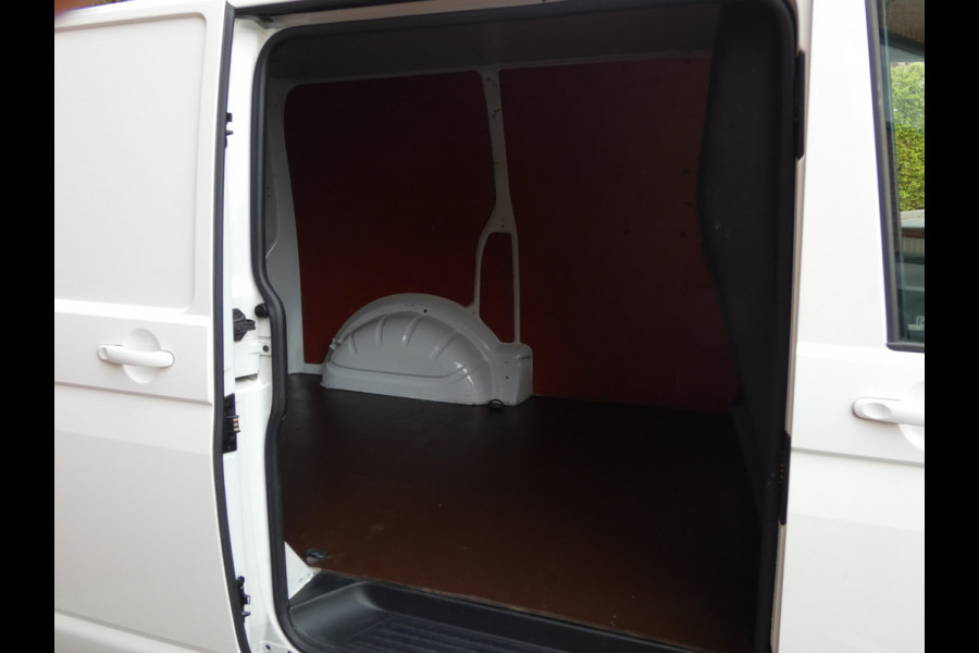 Volkswagen Transporter 2.0 TDI 150PK Airco/Trekhaak//Cruise control