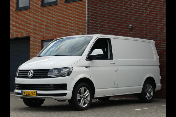 Volkswagen Transporter 2.0 TDI 150PK Airco/Trekhaak//Cruise control