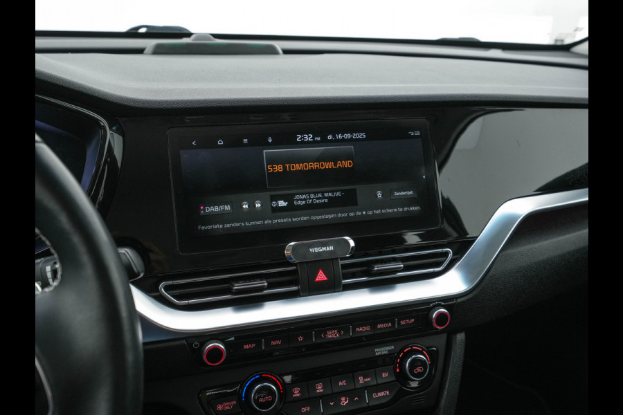 Kia e-Niro DynamicLine 64 kWh [ 3-Fase ] (INCL-BTW)  Aut. *LEATHER-FABRIC | NAVI-FULLMAP | AMBIENT-LIGHT | DAB+ | ADAPTIVE-CRUISE | CAMERA | HEATED-COMFORTSEATS | KEYLESS | DIGI-COCKPIT | SHIFT-PADDLES | CARPLAY | 17"ALU*