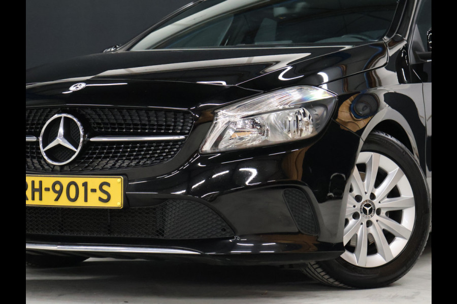 Mercedes-Benz A-Klasse 180 Business Solution [CAMERA, CRUISE CONTROL, BLUETOOTH TELEFOON, AIRCONDITIONING, NAVIGATIE, NIEUWSTAAT]