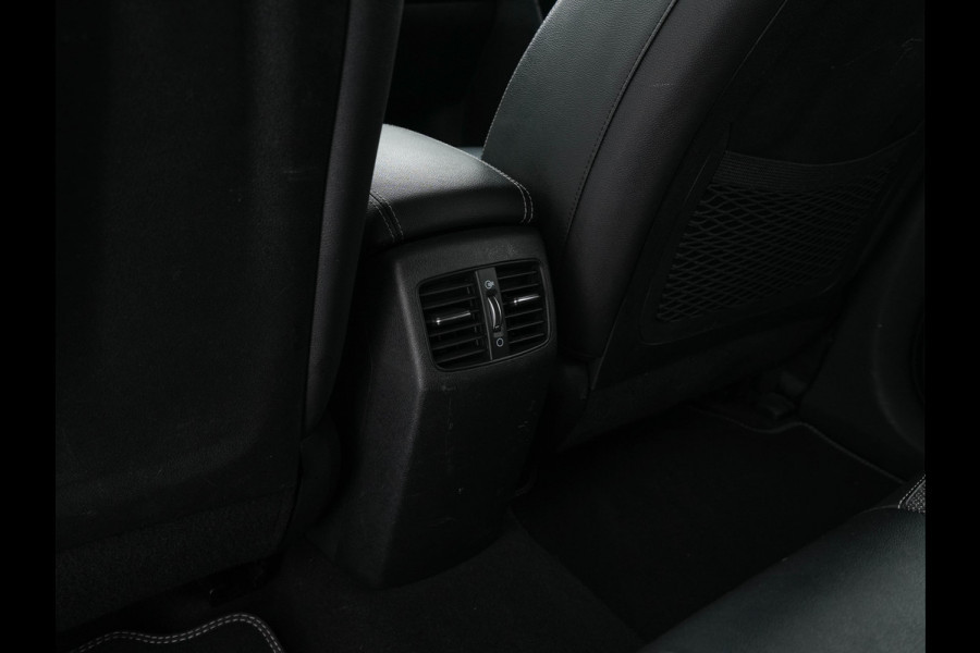 Kia e-Niro DynamicLine 64 kWh [ 3-Fase ] (INCL-BTW)  Aut. *LEATHER-FABRIC | NAVI-FULLMAP | AMBIENT-LIGHT | DAB+ | ADAPTIVE-CRUISE | CAMERA | HEATED-COMFORTSEATS | KEYLESS | DIGI-COCKPIT | SHIFT-PADDLES | CARPLAY | 17"ALU*