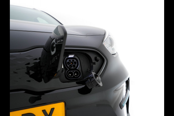 Kia e-Niro DynamicLine 64 kWh [ 3-Fase ] (INCL-BTW)  Aut. *LEATHER-FABRIC | NAVI-FULLMAP | AMBIENT-LIGHT | DAB+ | ADAPTIVE-CRUISE | CAMERA | HEATED-COMFORTSEATS | KEYLESS | DIGI-COCKPIT | SHIFT-PADDLES | CARPLAY | 17"ALU*