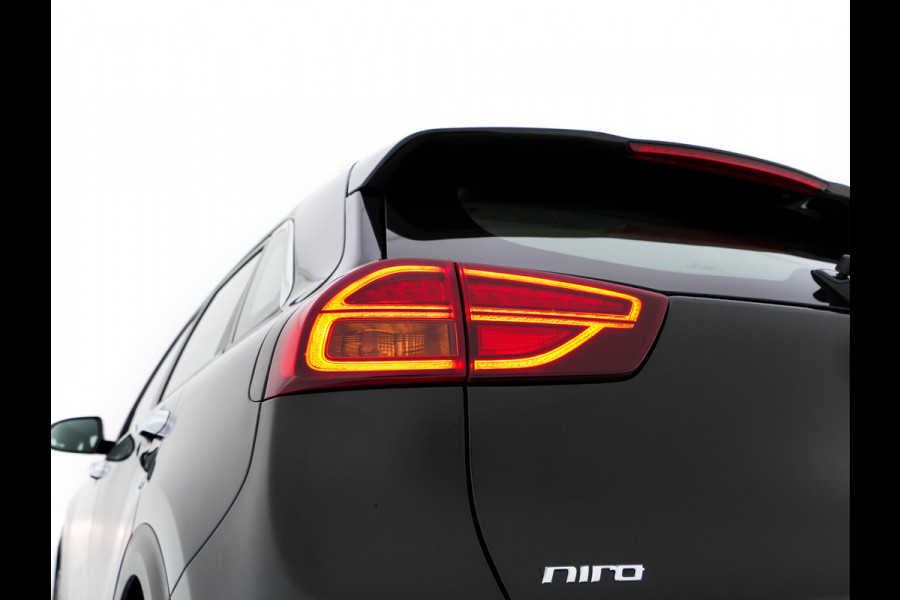 Kia e-Niro DynamicLine 64 kWh [ 3-Fase ] (INCL-BTW)  Aut. *LEATHER-FABRIC | NAVI-FULLMAP | AMBIENT-LIGHT | DAB+ | ADAPTIVE-CRUISE | CAMERA | HEATED-COMFORTSEATS | KEYLESS | DIGI-COCKPIT | SHIFT-PADDLES | CARPLAY | 17"ALU*