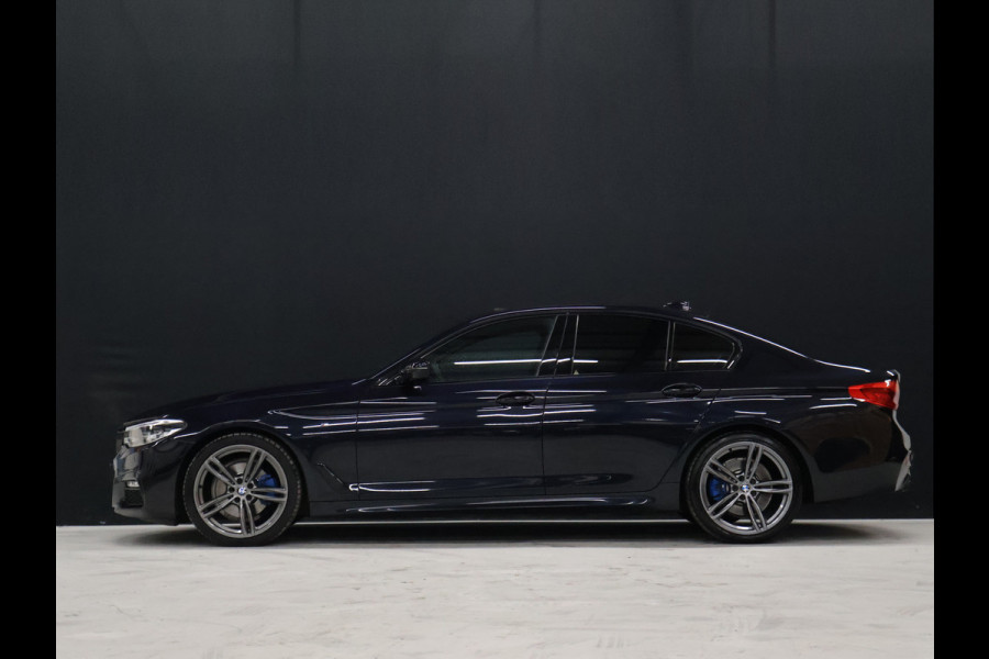 BMW 5 Serie 520i M-Sport High Executive [SCHUIFKANTELDAK, MEMORY SEATS, HUD, PDC V+A, CRUISE CONTROL, APPLE CARPLAY, STOELVERWARMING, AUTOMATISCHE AIRCO, NAVIGATIE, NIEUWSTAAT]