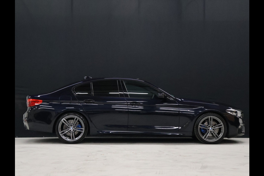 BMW 5 Serie 520i M-Sport High Executive [SCHUIFKANTELDAK, MEMORY SEATS, HUD, PDC V+A, CRUISE CONTROL, APPLE CARPLAY, STOELVERWARMING, AUTOMATISCHE AIRCO, NAVIGATIE, NIEUWSTAAT]
