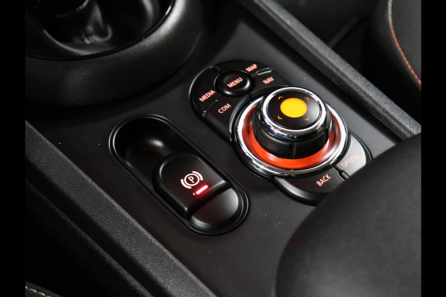MINI Clubman 1.5 Cooper Salt [CRUISE CONTROL, APPLE CARPLAY, AUTOMATISCHE AIRCO, NAVIGATIE]