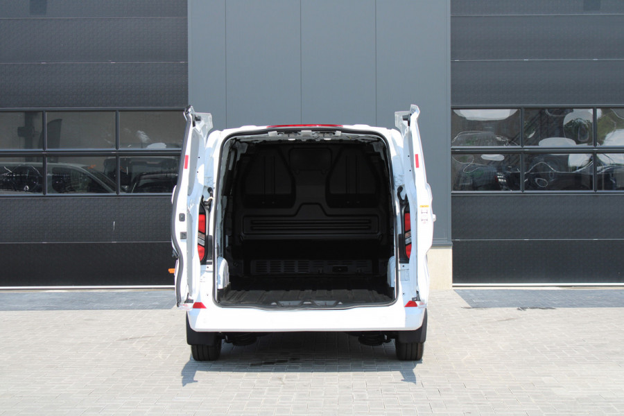 Ford Transit Custom 320 2.0 TDCI L2H1 Limited 170pk - 2x Schuifdeur - Adaptive Cruise - Verwarmd stuur - Blind spot - Navigatie - Camera - Draadloos Ford Transit Custom 320 2.0 TDCI L2H1 Limited 170pk - 2x Schuifdeur - Adaptive Cruise - Verwarmd stuur - Blind spot - Navigatie - Camera - Draadloos