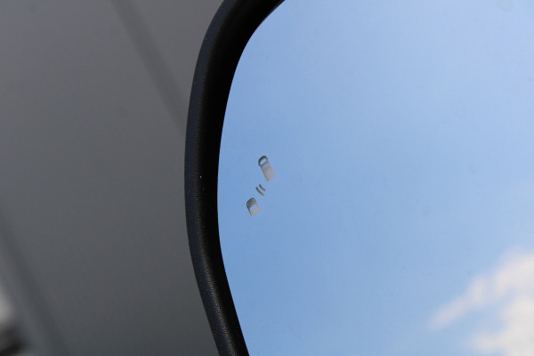 Ford Transit Custom 320 2.0 TDCI L2H1 Limited 170pk - 2x Schuifdeur - Adaptive Cruise - Verwarmd stuur - Blind spot - Navigatie - Camera - Draadloos Ford Transit Custom 320 2.0 TDCI L2H1 Limited 170pk - 2x Schuifdeur - Adaptive Cruise - Verwarmd stuur - Blind spot - Navigatie - Camera - Draadloos