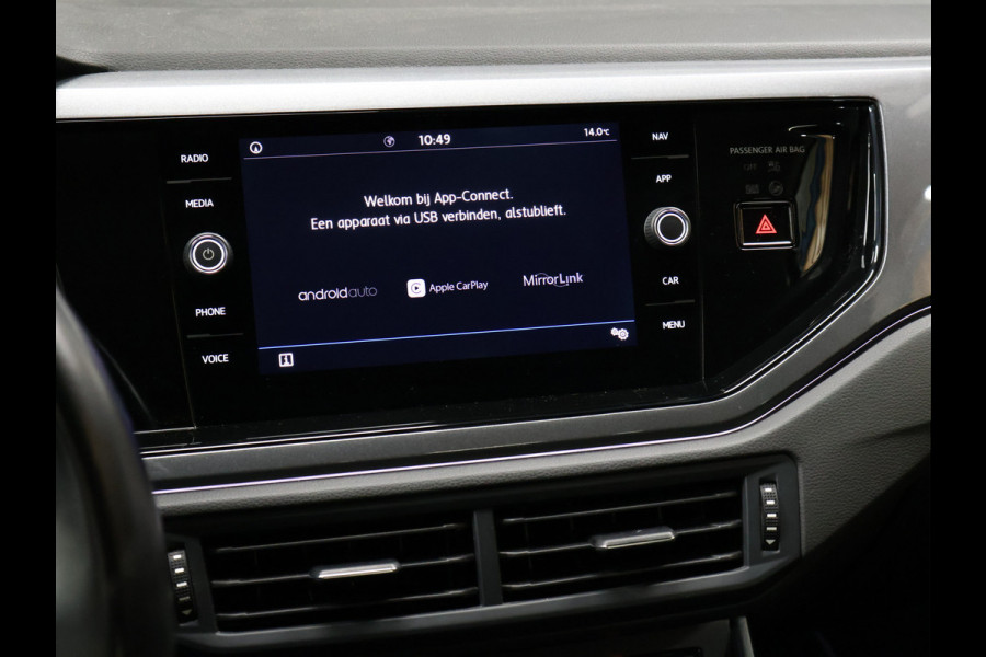 Volkswagen Polo 1.0 TSI Highline R-line [ADAPTIVE CRUISE CONTROL, CAMERA, APPLE CARPLAY, ANDROID AUTO, AUTOMATSCHE AIRCONDITIONING, NAVIGATIE, NIEUWSTAAT]