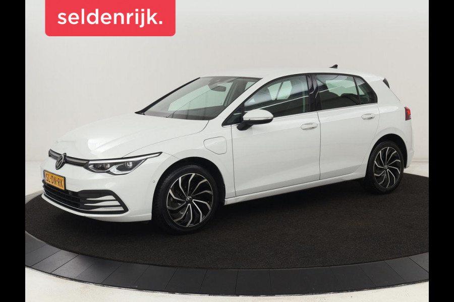 Volkswagen Golf 1.4 eHybrid Style | Camera | Massage | Carplay | Memory | Sfeerverlichting | Adaptive cruise | Keyless | Navigatie | Full LED | Digital Cockpit